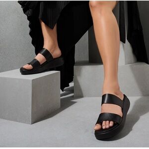 Naturalizer Size 9.5M worn once! Like new condition! Make an offer!